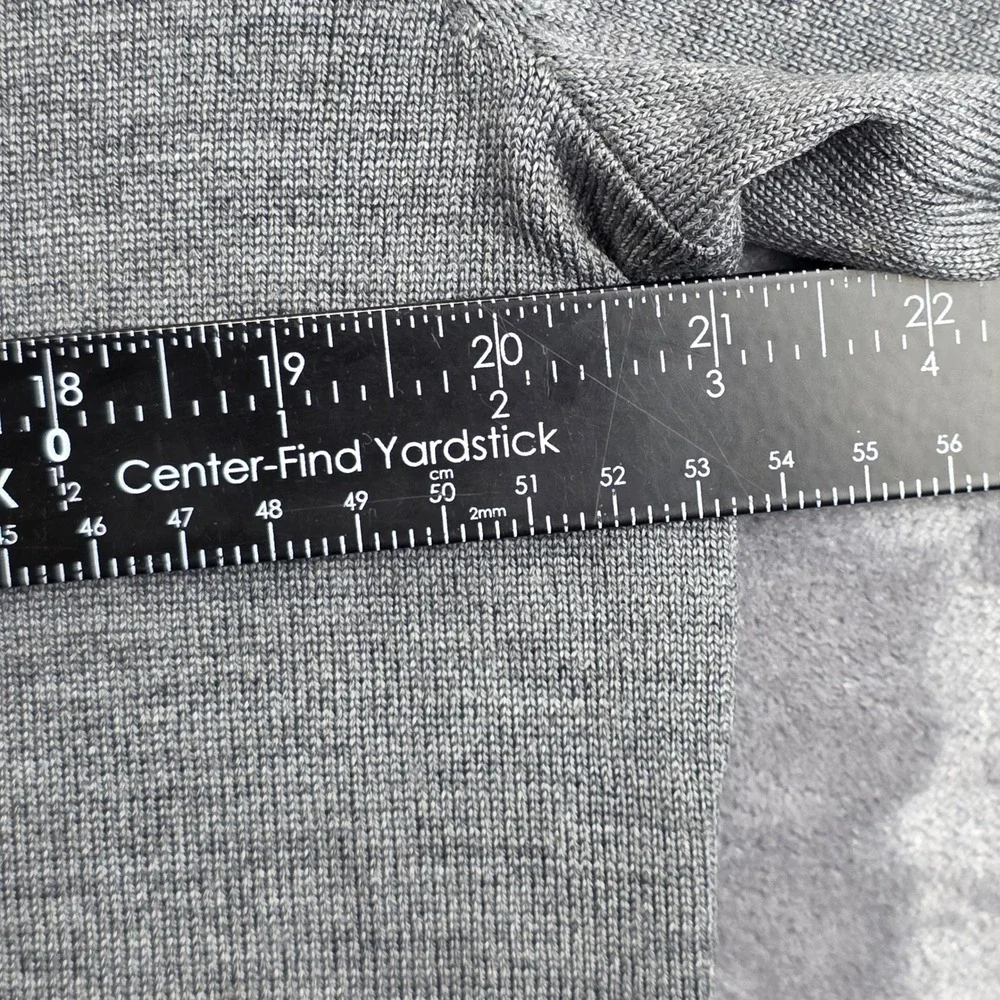 Jos A Bank Traveler Mens M‎ Grey Argyle V-Neck 100% Merino Wool Sweater